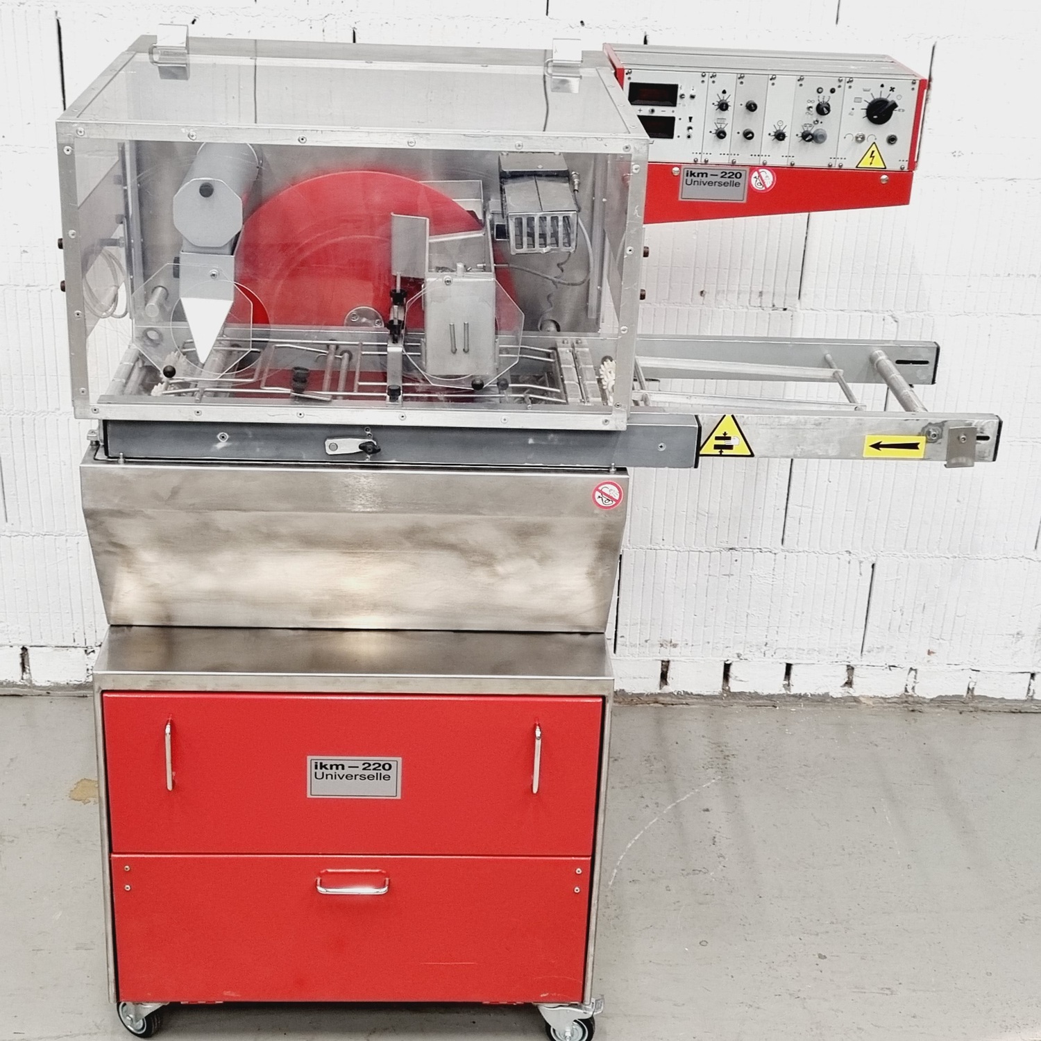 Schokoladenüberziehmaschine IKM 220 Schokoladenüberziehmaschine IKM 220