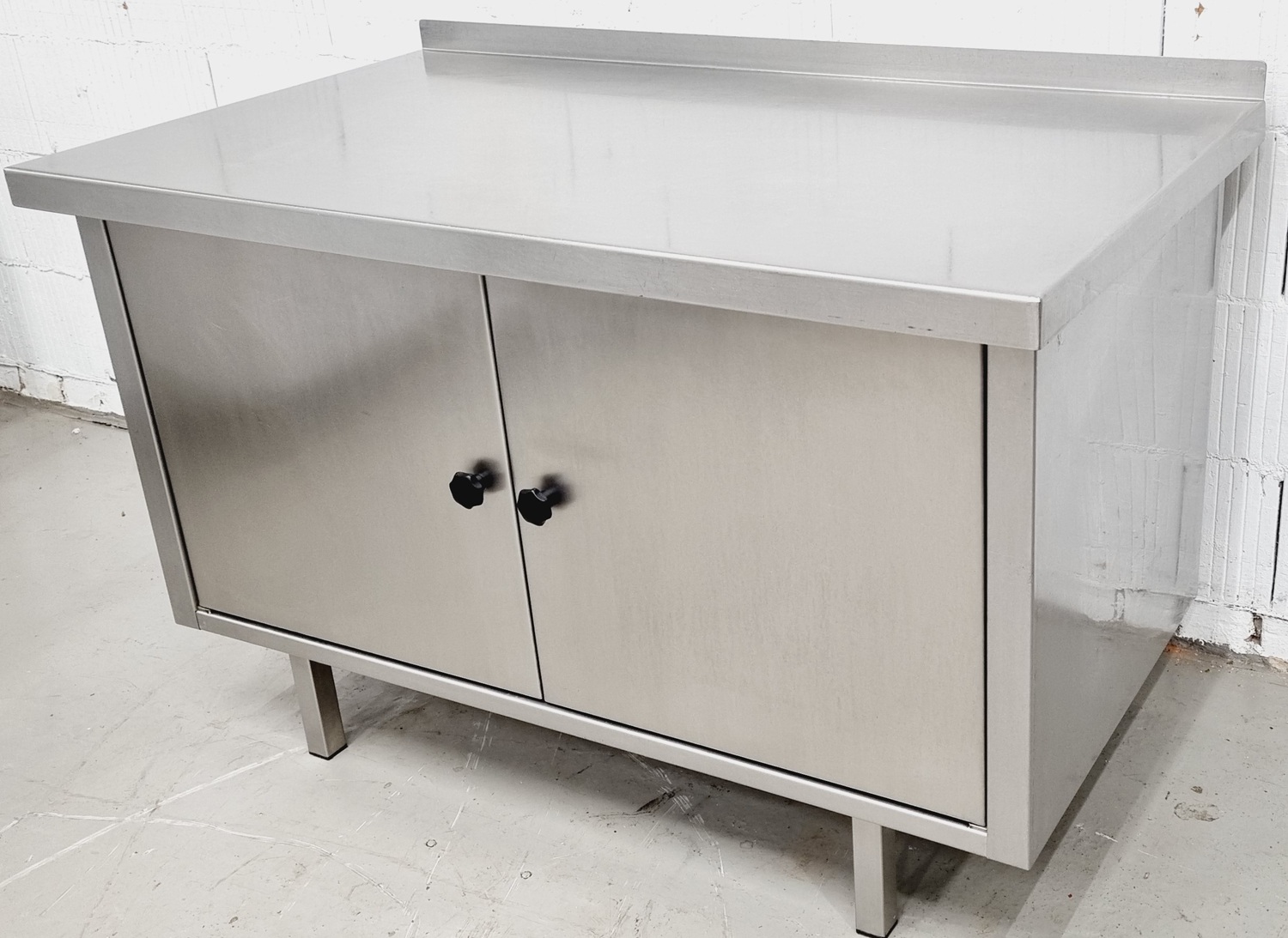 Arbeitstisch AT 1400 mit Edelstahlplatte