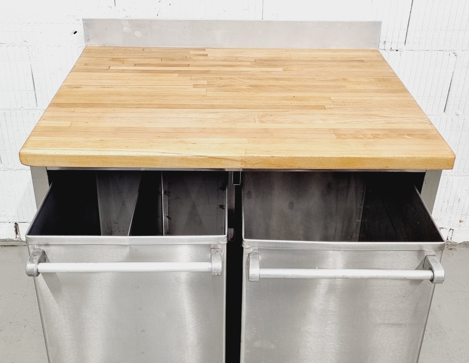 Arbeitstisch AT 1000 mit Buchenholzplatte und Mehlwagen