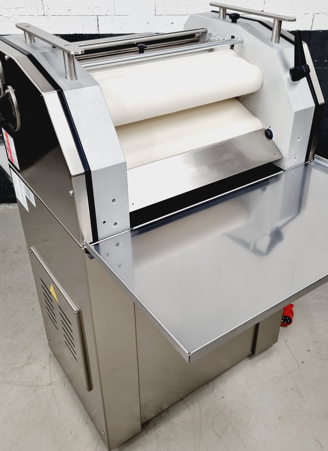 Hörnchenwickelmaschine HWM 50 R NEU Hörnchenwickelmaschine HWM 50 R NEU
