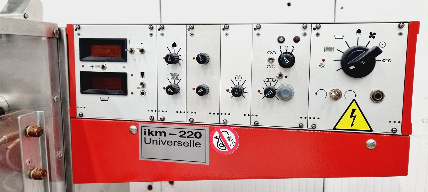 Schokoladenüberziehmaschine IKM 220 Schokoladenüberziehmaschine IKM 220