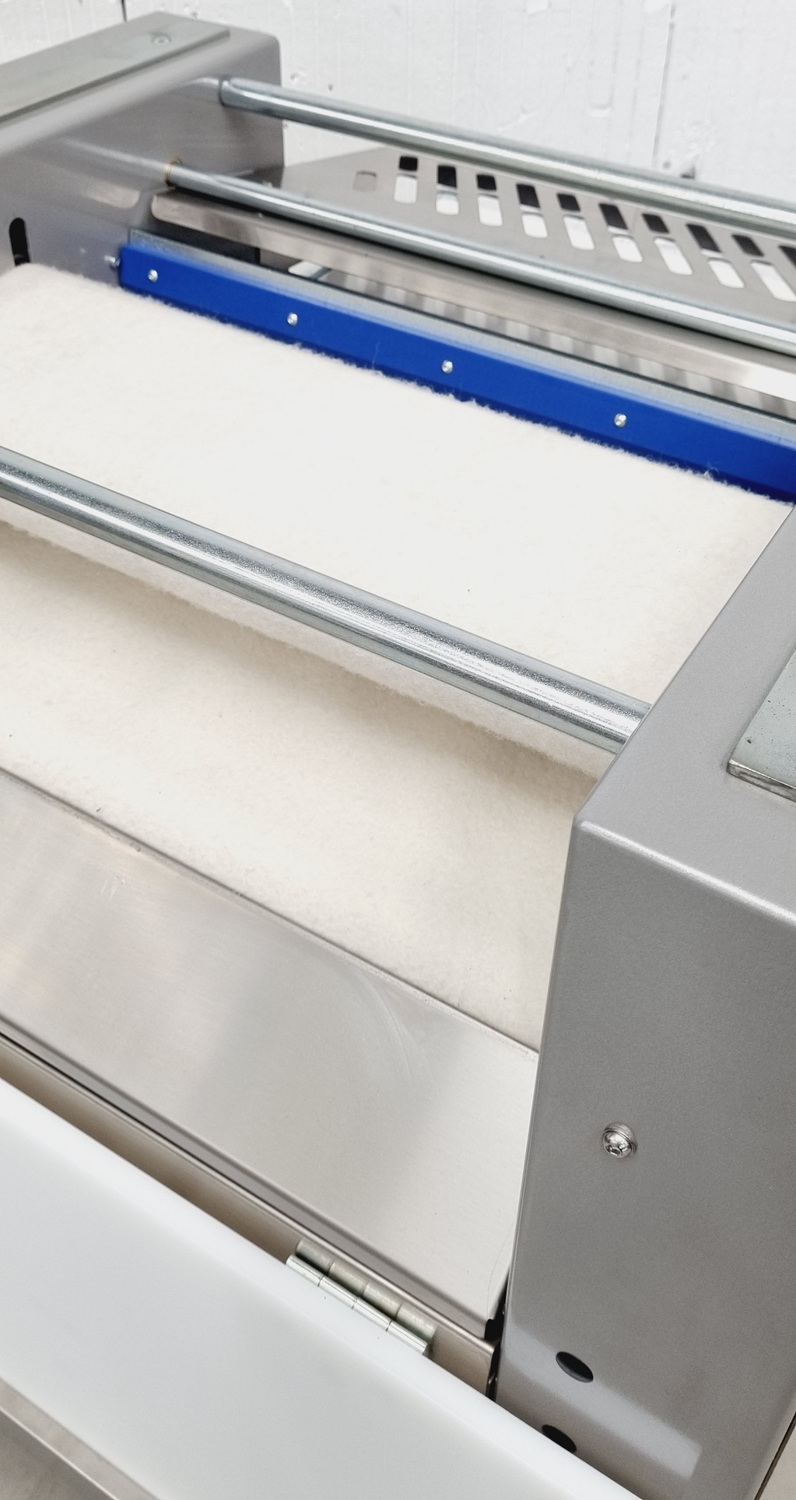 Hörnchenwickelmaschine HWM 500 4C