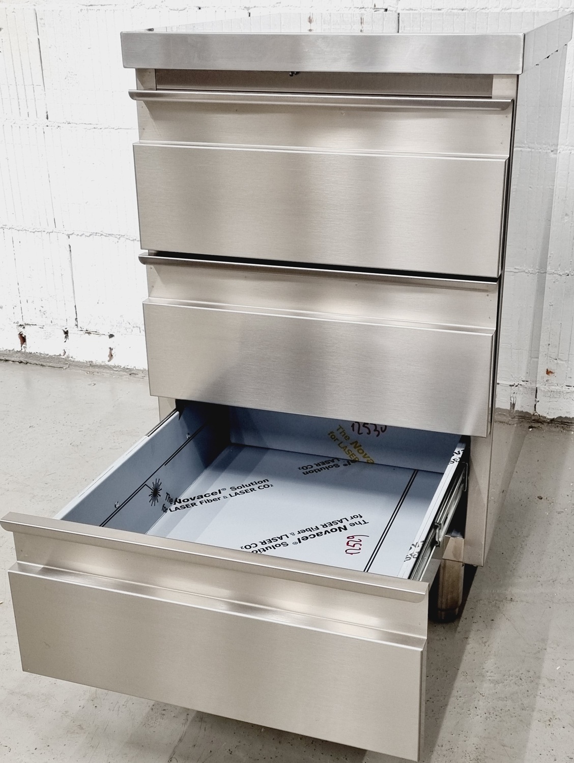 Arbeitstisch AT 500 Schubladenschrank