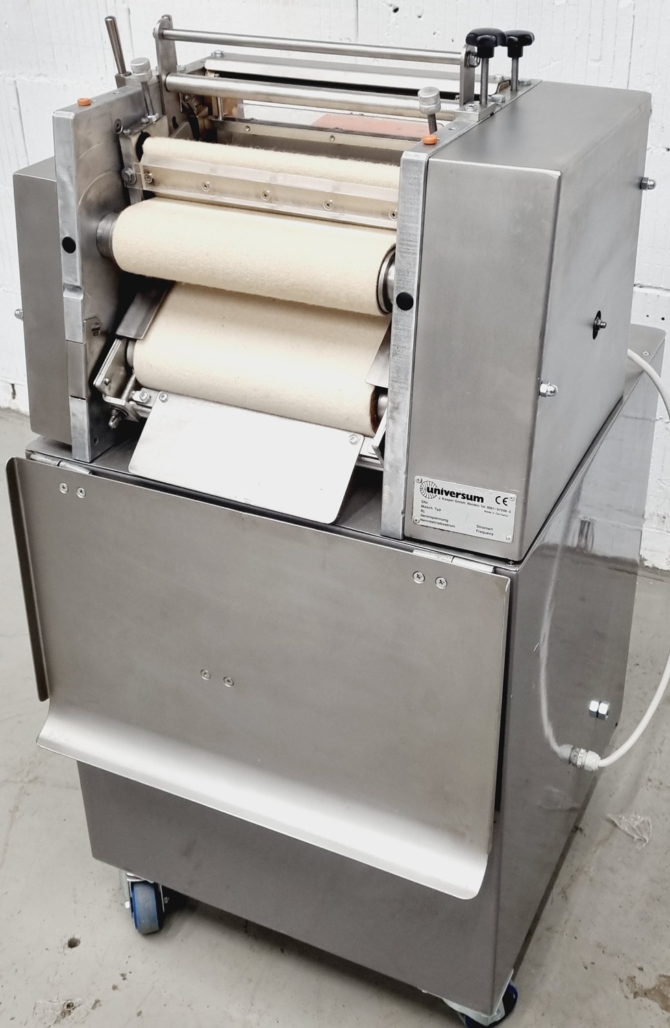 Hörnchenwickelmaschine Universum HWM 30/3