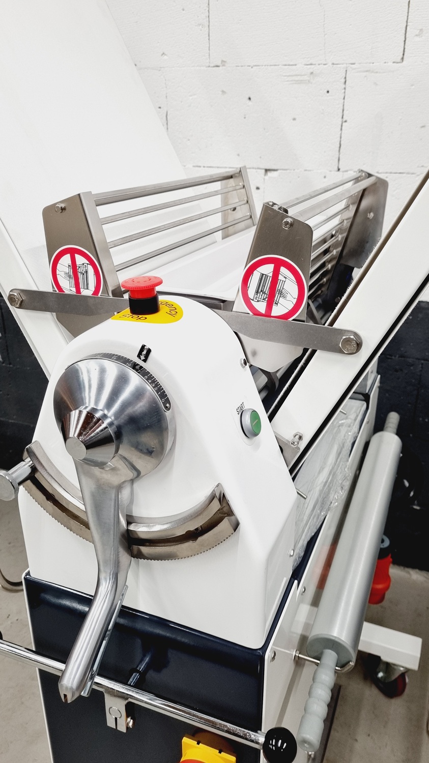 Ausrollmaschine Sinmag SM 520 F  NEU