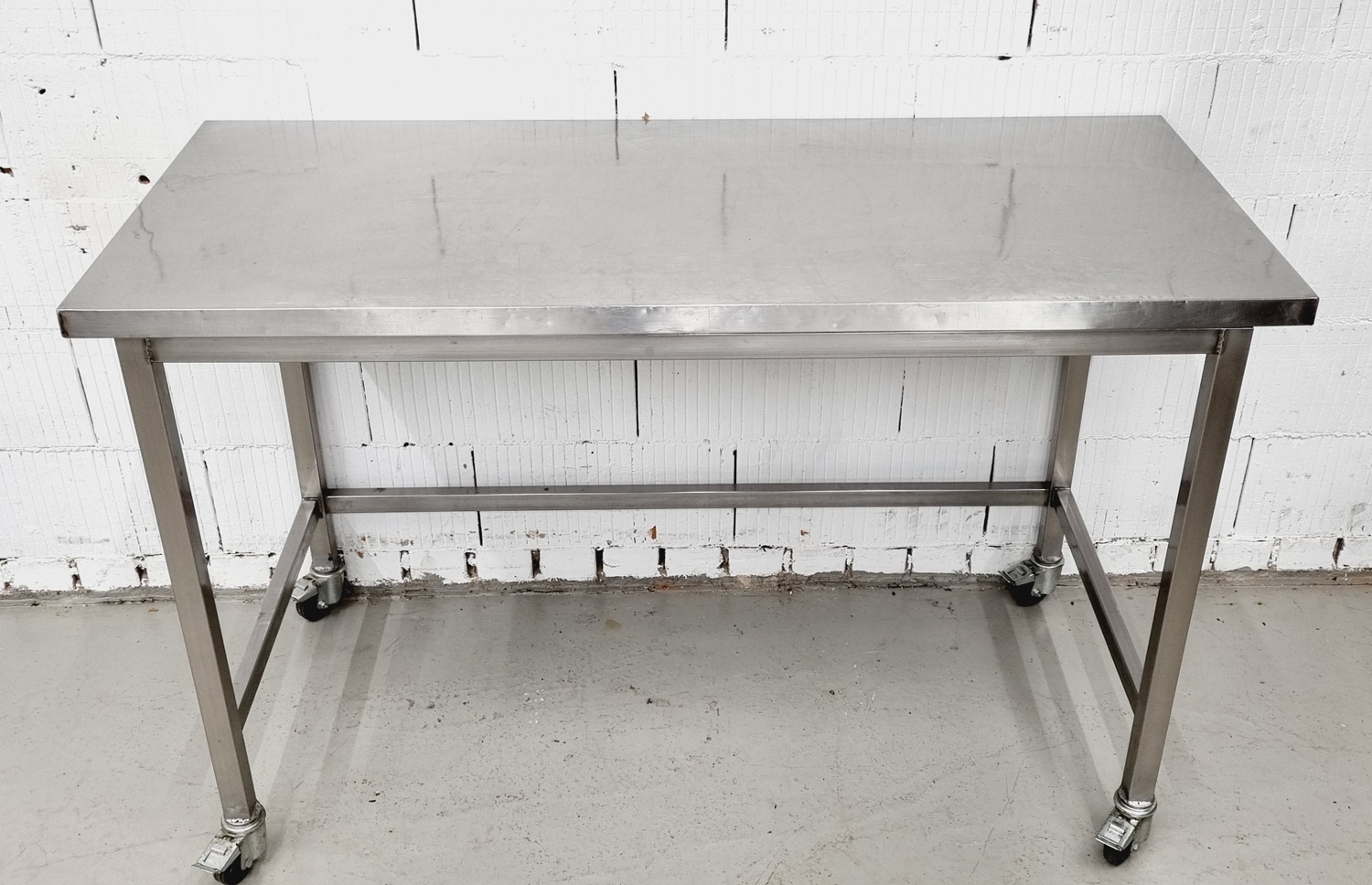 Arbeitstisch AT 1600 mit Edelstahlplatte fahrbar