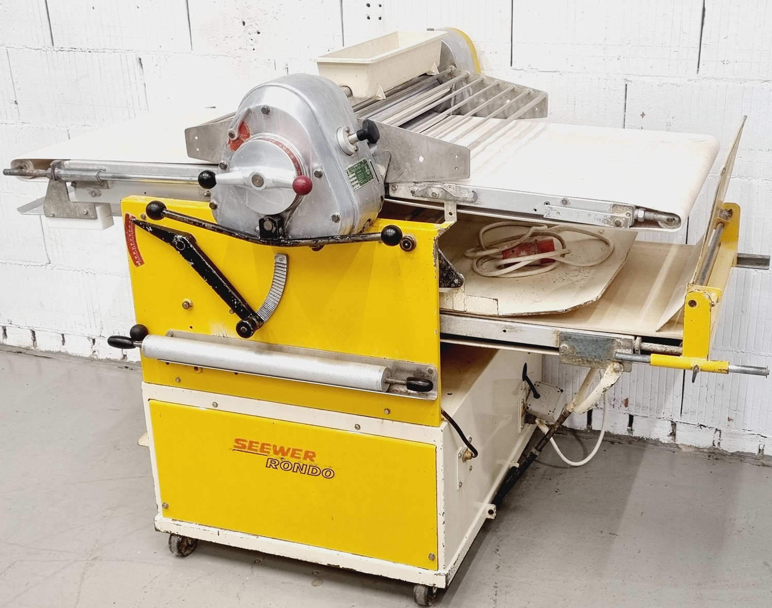 Ausrollmaschine Seewer Rondo SKO 604